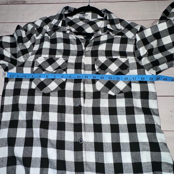 Zeagoo Black & White Buffalo Plaid Shirt
Size: Medium Warm Office School - Picture 4 of 8